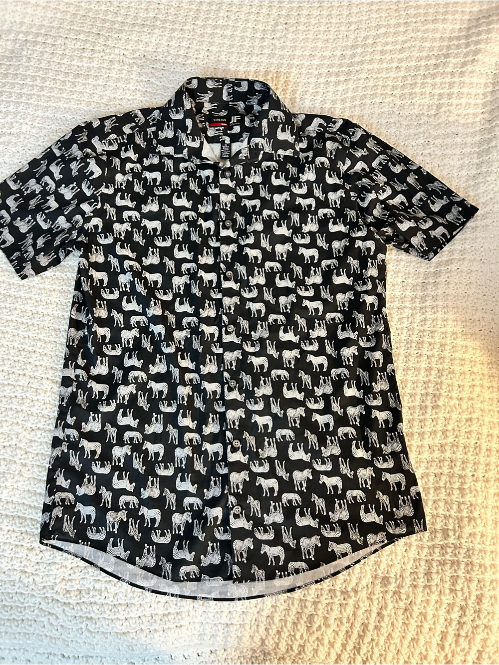 jf j.ferrar Black Short-Sleeve Button-Down with White zebra Print